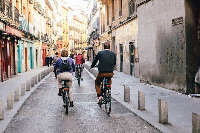 electric-bike-rental-with-phone-holder-and-self-guided-tour-2