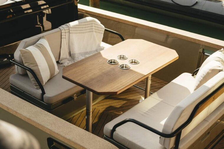 electric-boat-family-tour