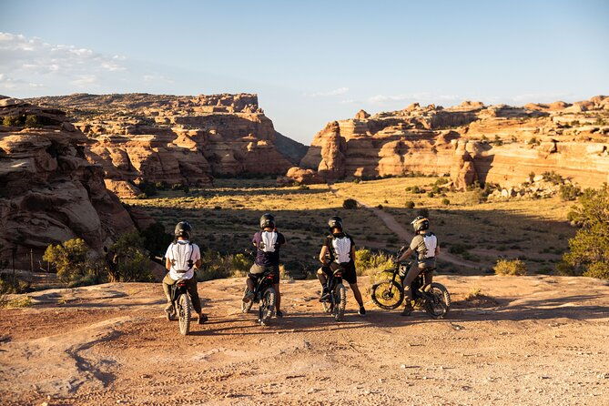 electric-dirt-bike-tour-explore-gemini-bridges-and-sandstone-canyons-moab-2