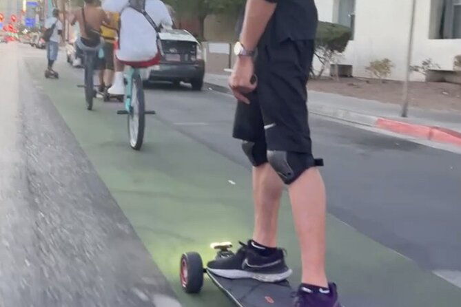 electric-skateboard-tour-in-las-vegas-fremont-street