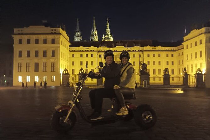electric-trike-night-tour-in-prague-live-guided