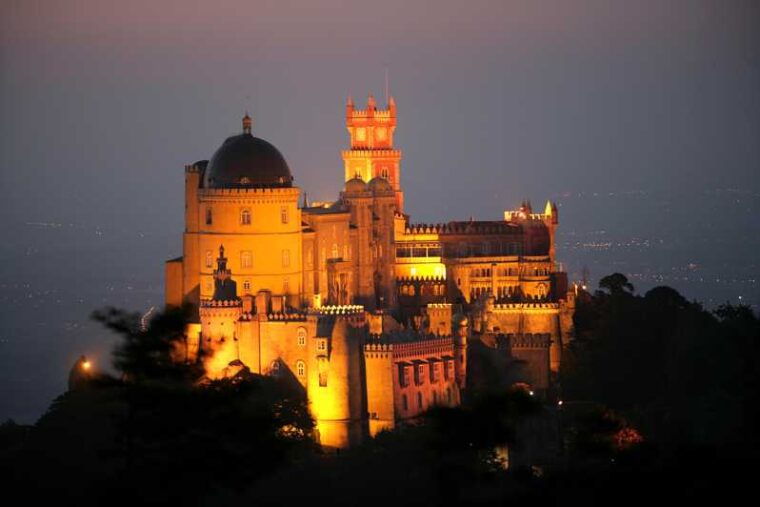 elegant-sintra-tour-at-night