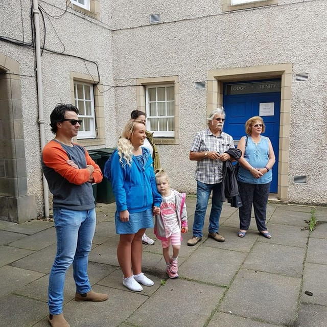 elgin-in-and-out-the-dusty-closes