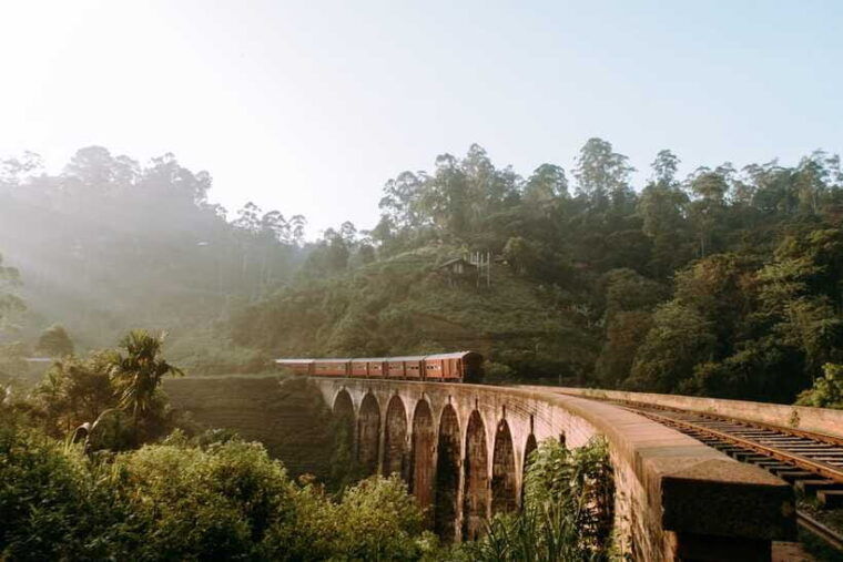 ella-day-trip-with-little-adams-peak-hike-from-colombo