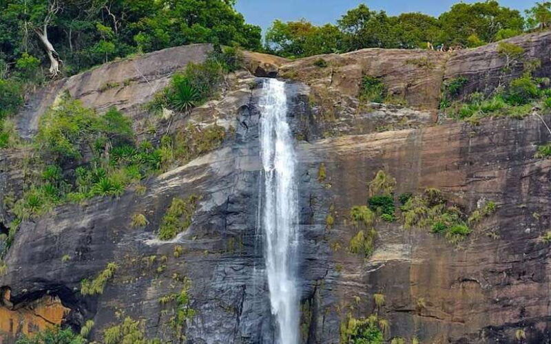 ella-ravana-and-upper-diyaluma-falls-guided-tour