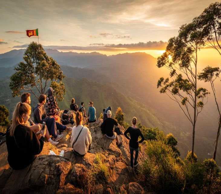 ella-rock-sunrise-hike-with-a-guide