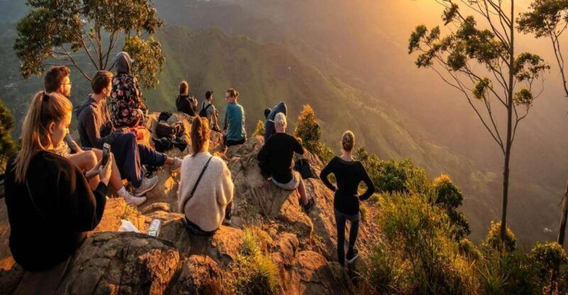 ella-rock-sunrise-hike-with-a-guide