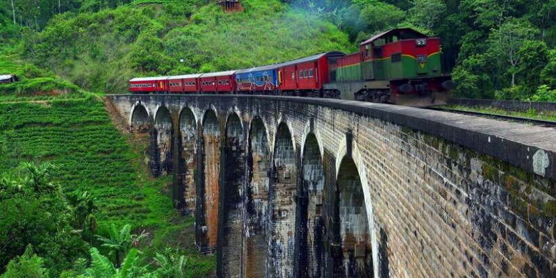 ella-scenic-train-ride-horton-plains-private-tour