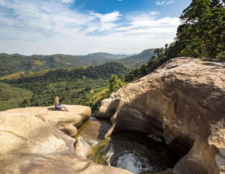 ella-tuk-tuk-tour-to-diyaluma-and-secret-waterfalls