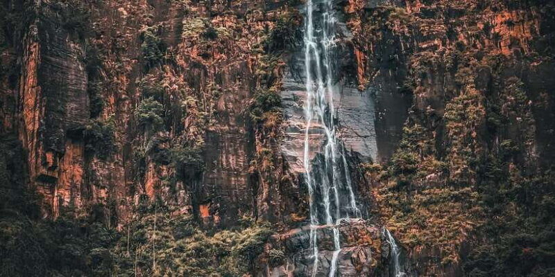 ellabambarakanda-falls-lanka-falls-natural-pool-bath