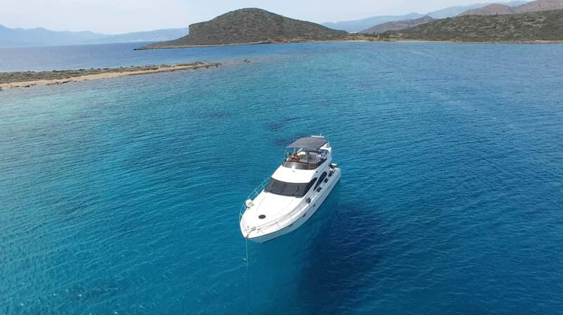 Elounda: VIP Motor Yacht Charter - 54 feet - 10 Guests - Key Points