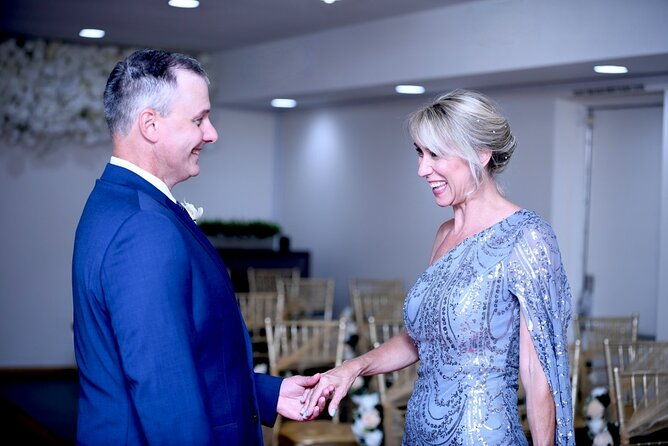 elvis-chapel-wedding-and-vow-renewal