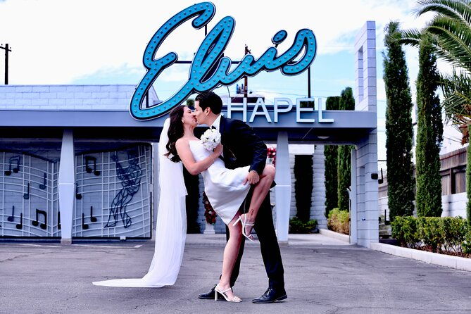elvis-chapel-wedding-and-vow-renewal