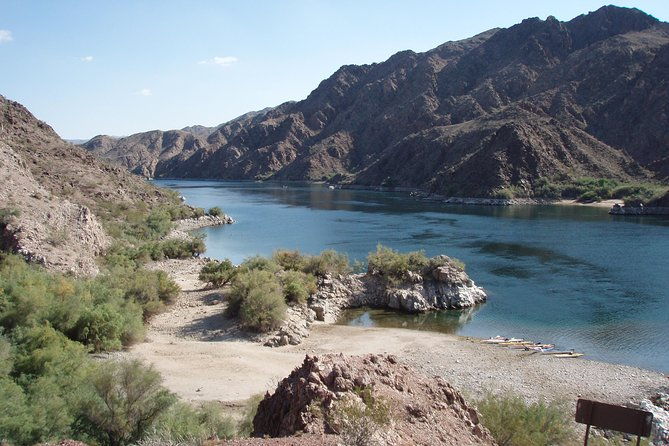 emerald-cave-kayak-trip-near-las-vegas