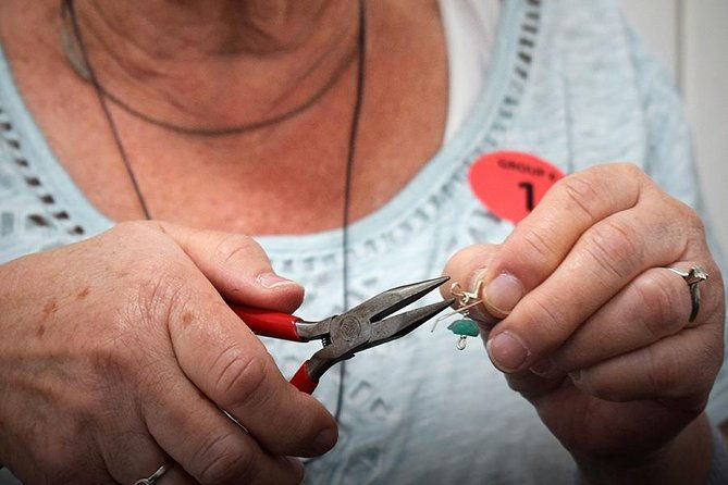 emerald-jewelry-making-class-in-cartagena