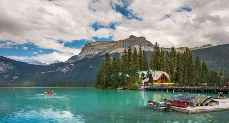 emerald-lakelake-louise-moraine-johnstoncanyonbanff-tour
