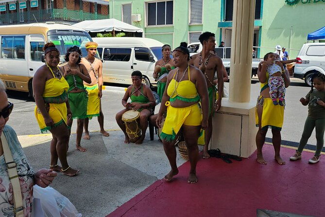emerald-pool-trafalgar-falls-mega-fun-tour