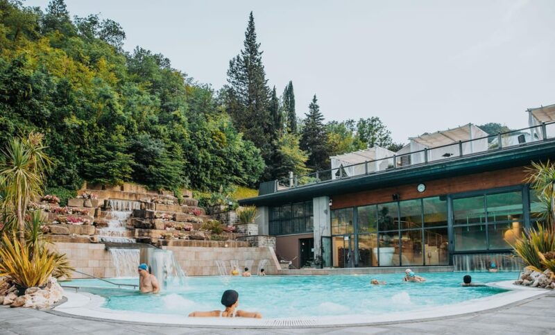 emilia-romagna-25-minute-massageaperitif2-hour-pool