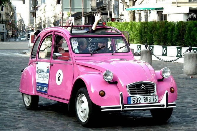 emily-in-paris-vintage-car-2cv-citroen-2