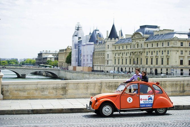 emily-in-paris-vintage-car-2cv-citroen