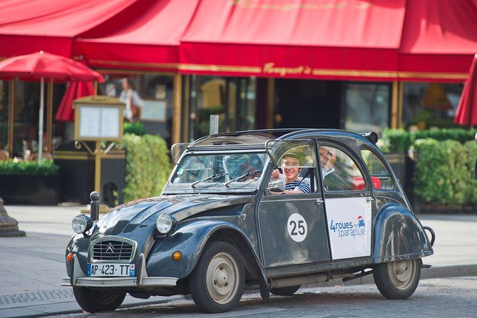 emily-in-paris-vintage-car-2cv-citroen