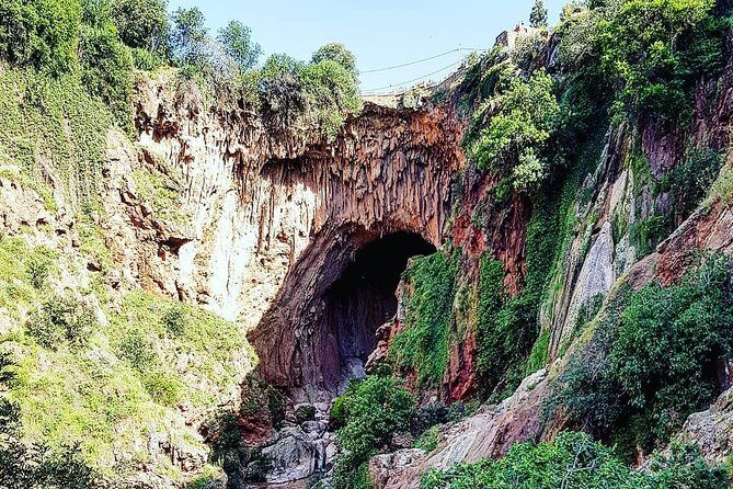 Emin Evry's Cave and Ouzoud waterfalls - Key Points