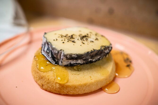 emotional-support-and-romantic-walk-in-soho