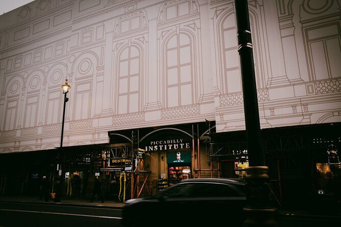 emotional-support-and-romantic-walk-in-soho