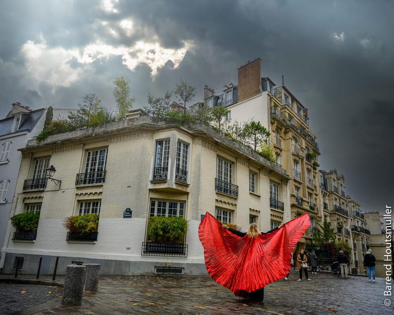 enchanted-montmartre-guided-and-sung-visit-vip