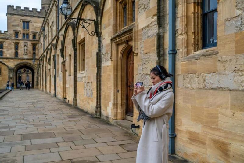 Enchanted Oxford: A Christmas Private Walking Tour - The Charm of a Private Christmas Tour in Oxford