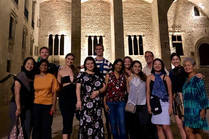 enchanting-gothic-quarter-by-night-tour