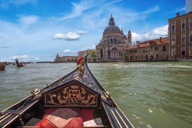 enchanting-venice-private-gondola-experience-2