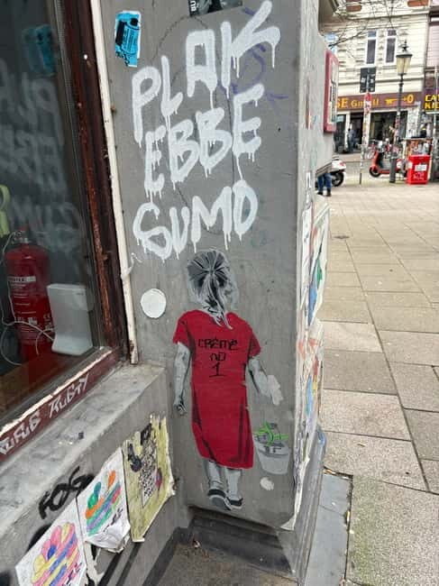 English guided insider tour through the Schanzenviertel - Key Points