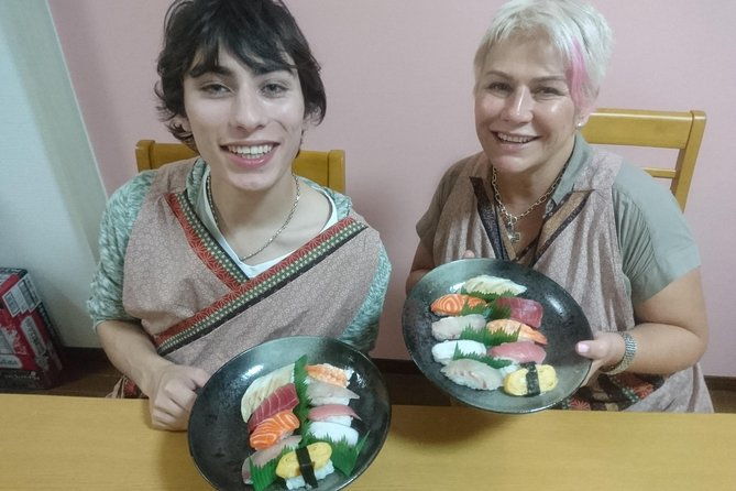enjoy-a-basic-sushi-making-class