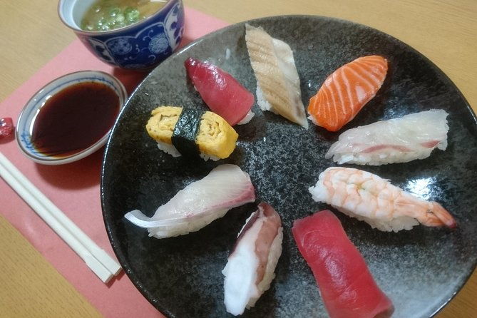 enjoy-a-basic-sushi-making-class