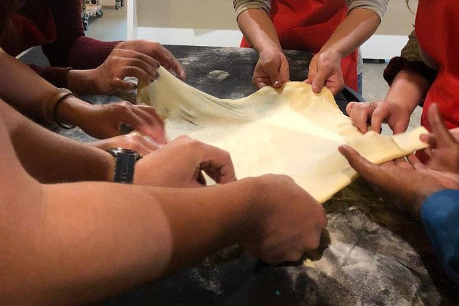 enjoy-a-hungarian-strudel-class-local-wine-tasting