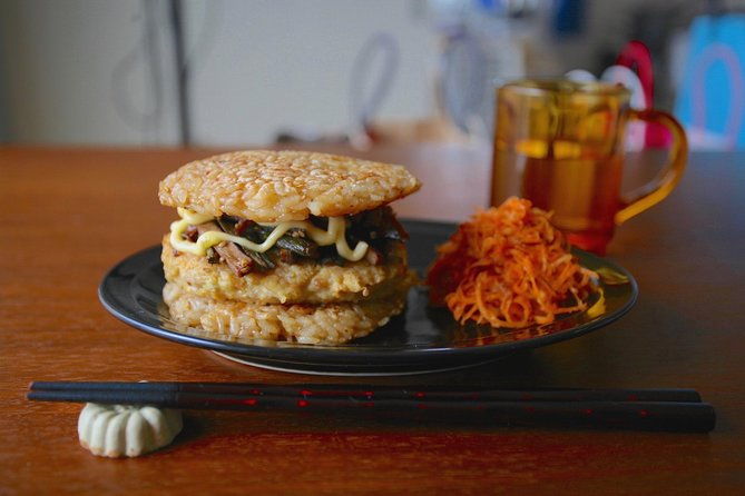 enjoy-a-japanese-cooking-class-with-a-humorous-local-satoru-in-his-tokyo-home