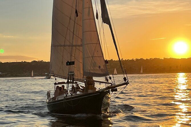 enjoy-an-unforgettable-afternoon-aboard-a-classic-sailing-yacht-2