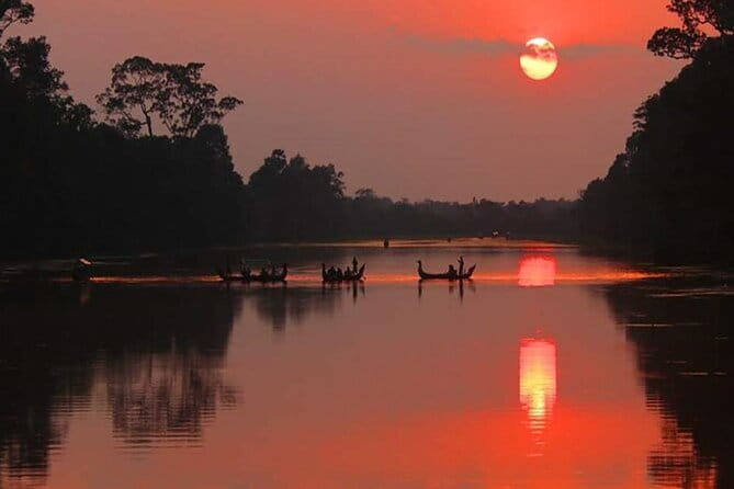 Enjoy Angkor in a Gondola Boat Ride Day or Sunset Tour - Key Points