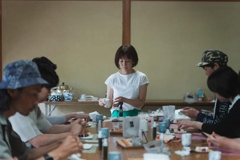 enjoy-japan-with-five-senses-wagashi-tea-ceremony-tokyo