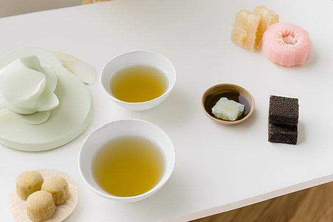 enjoy-japanese-art-with-sake-and-tea