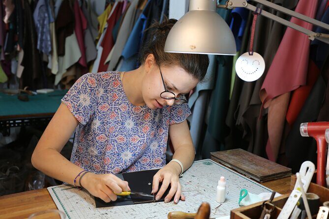Enjoy & Learn - Making a Custom Clutch Bag in Leather Studio - Key Points