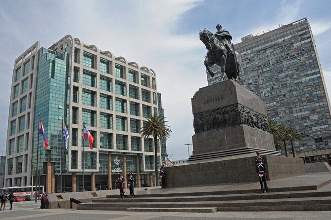 enjoy-montevideo-city-tour