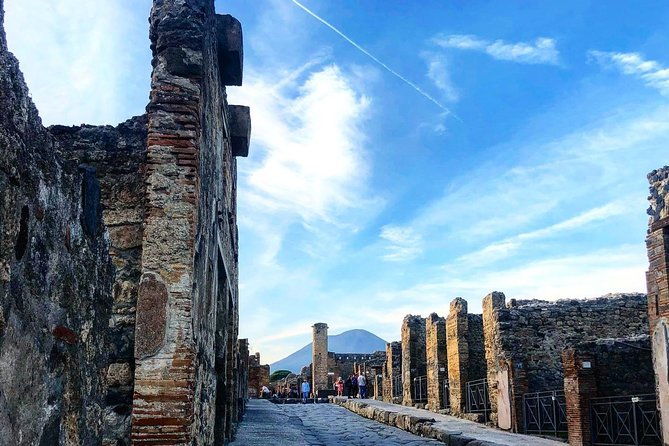 enjoy-pompeii-mt-vesuvius-from-positano