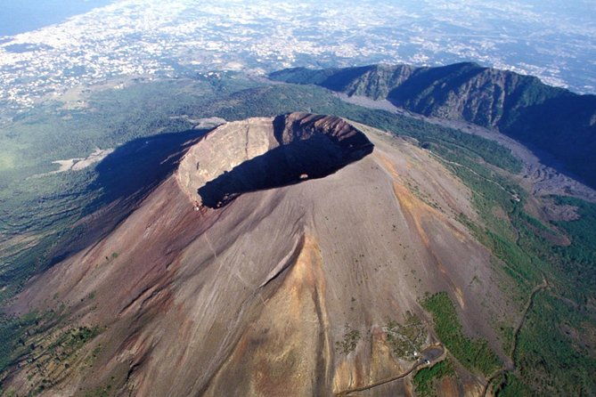 enjoy-pompeii-mt-vesuvius-from-positano