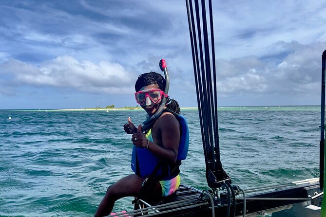 enjoy-the-100-eco-friendly-sailing-lagoon-snorkelling-paddle