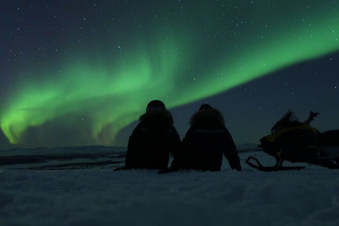 enjoy-the-aurora-show-on-top-of-the-mountain-inc-tipi-dinner