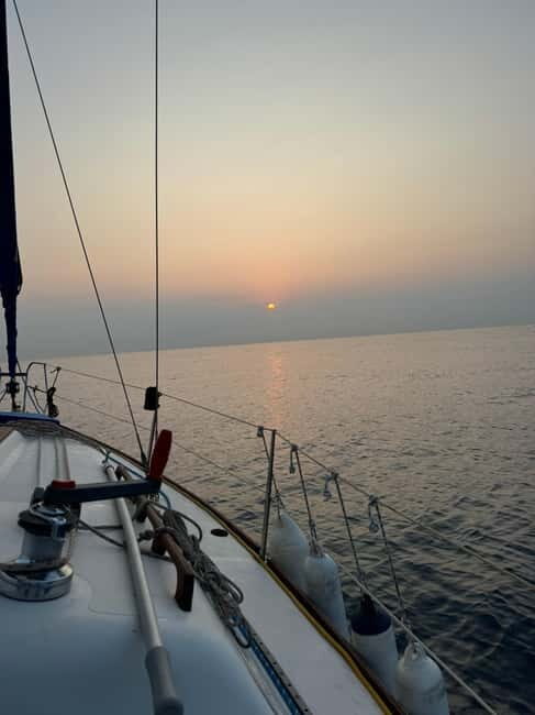 Enjoy the sunrise in Barcelona from a sailboat with drinks & snacks - Who is this experience best suited for?  