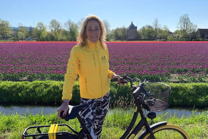 enjoy-the-tulip-fields-by-bicycle-with-a-local-guide-tulip-bike-tour