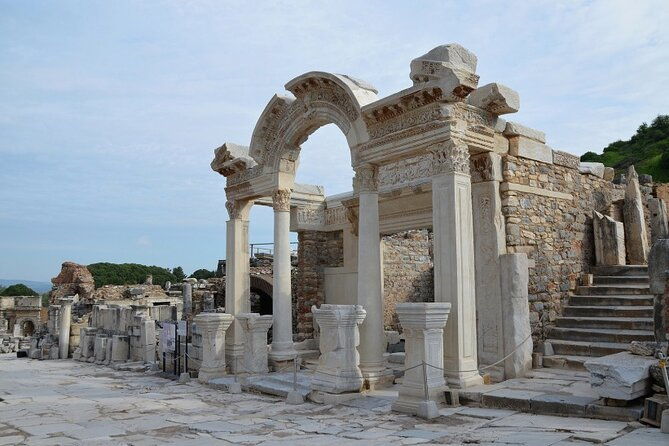 enlightenment-trip-to-ephesus-city-and-surroundings-for-special-visitors